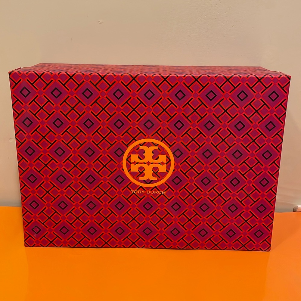 NEW ✨Tory Burch BOX 📦